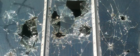Einbruchschadenbeseitigung kaputte Fenster